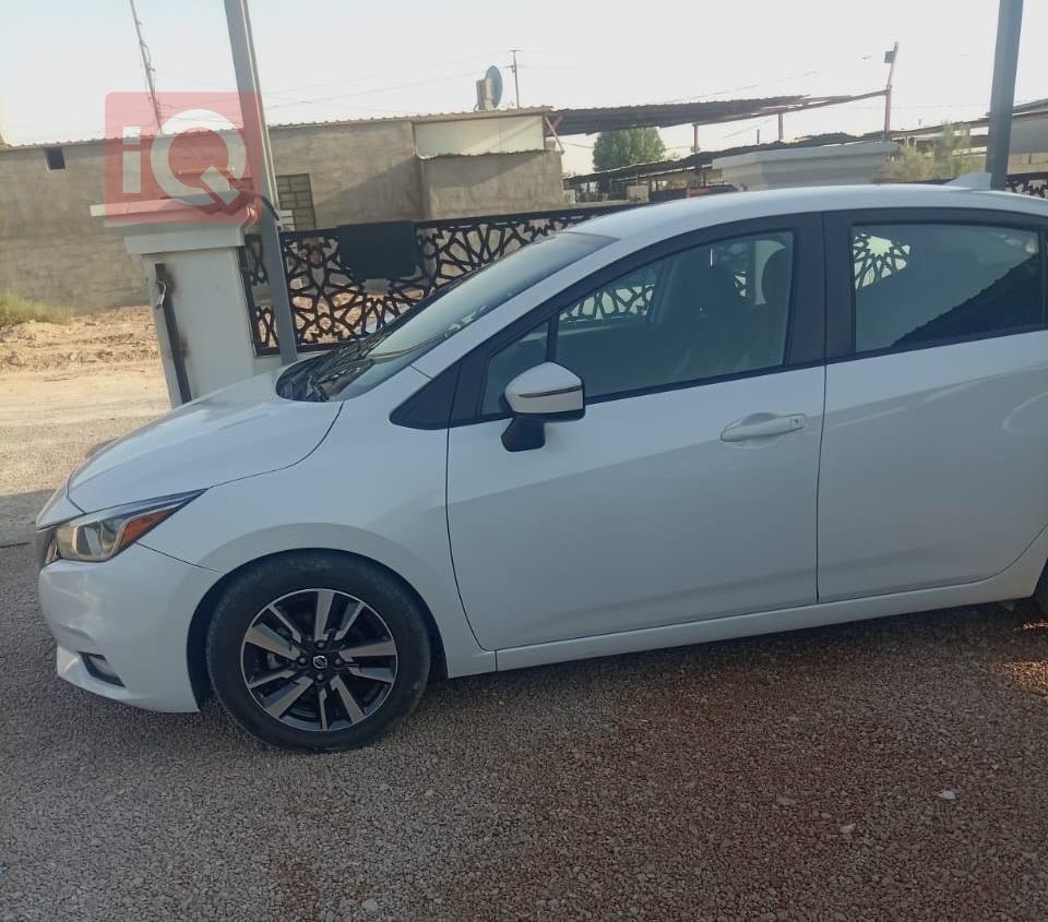 نيسان فيرسا